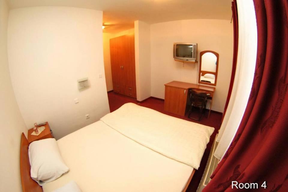 Motel Bella Italia Іліджа Екстер'єр фото