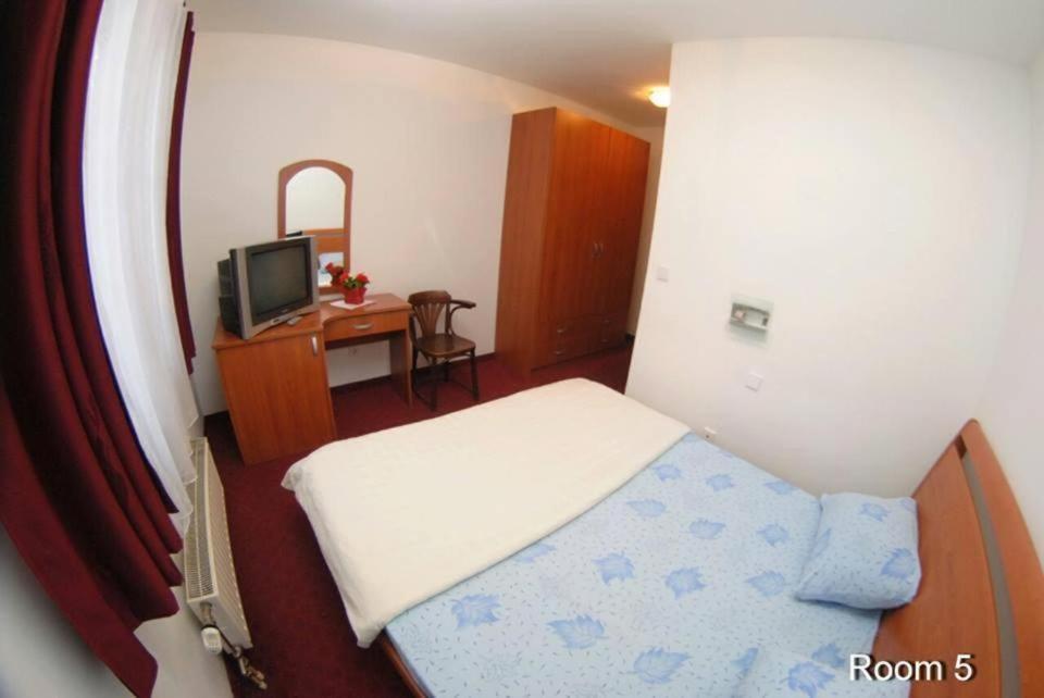 Motel Bella Italia Іліджа Екстер'єр фото