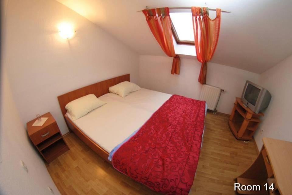 Motel Bella Italia Іліджа Екстер'єр фото