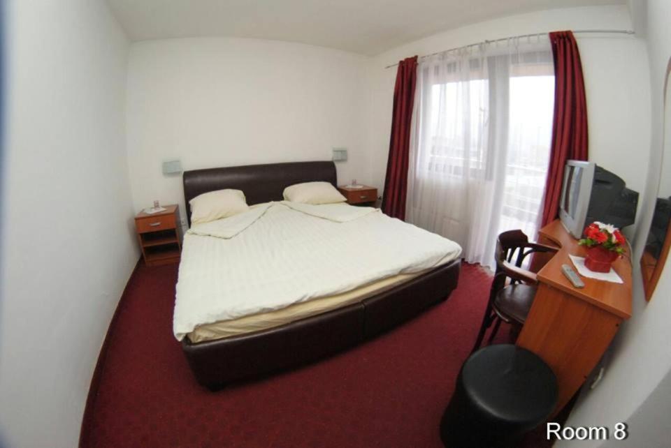 Motel Bella Italia Іліджа Екстер'єр фото