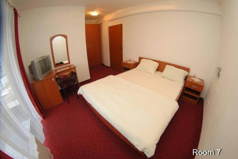 Motel Bella Italia Іліджа Екстер'єр фото