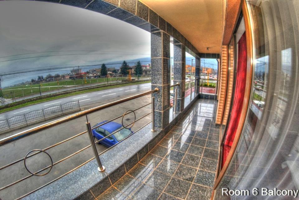 Motel Bella Italia Іліджа Екстер'єр фото