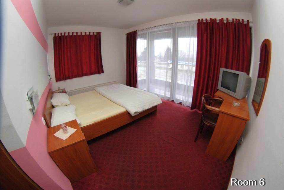 Motel Bella Italia Іліджа Екстер'єр фото