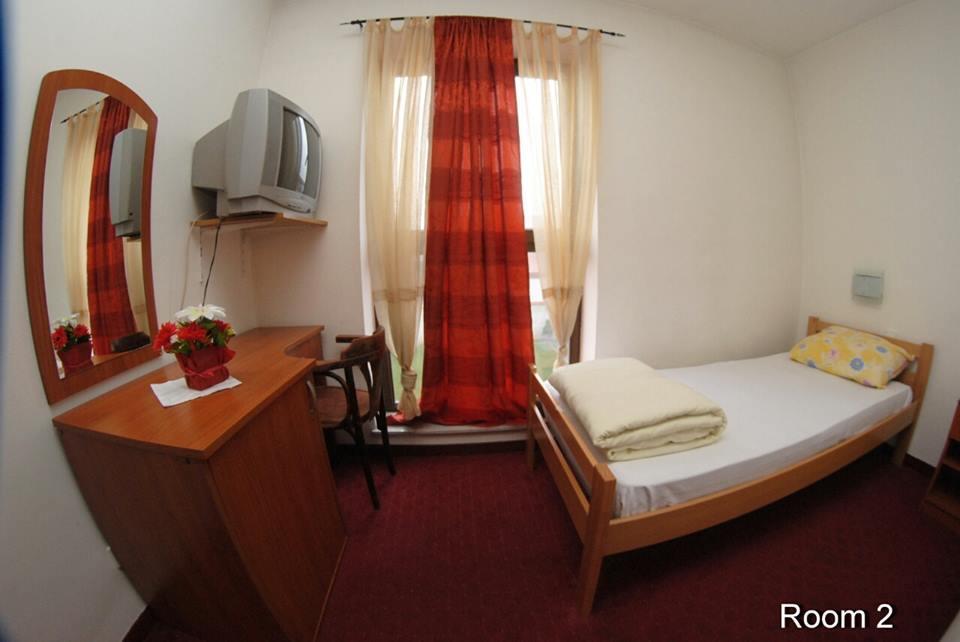 Motel Bella Italia Іліджа Екстер'єр фото